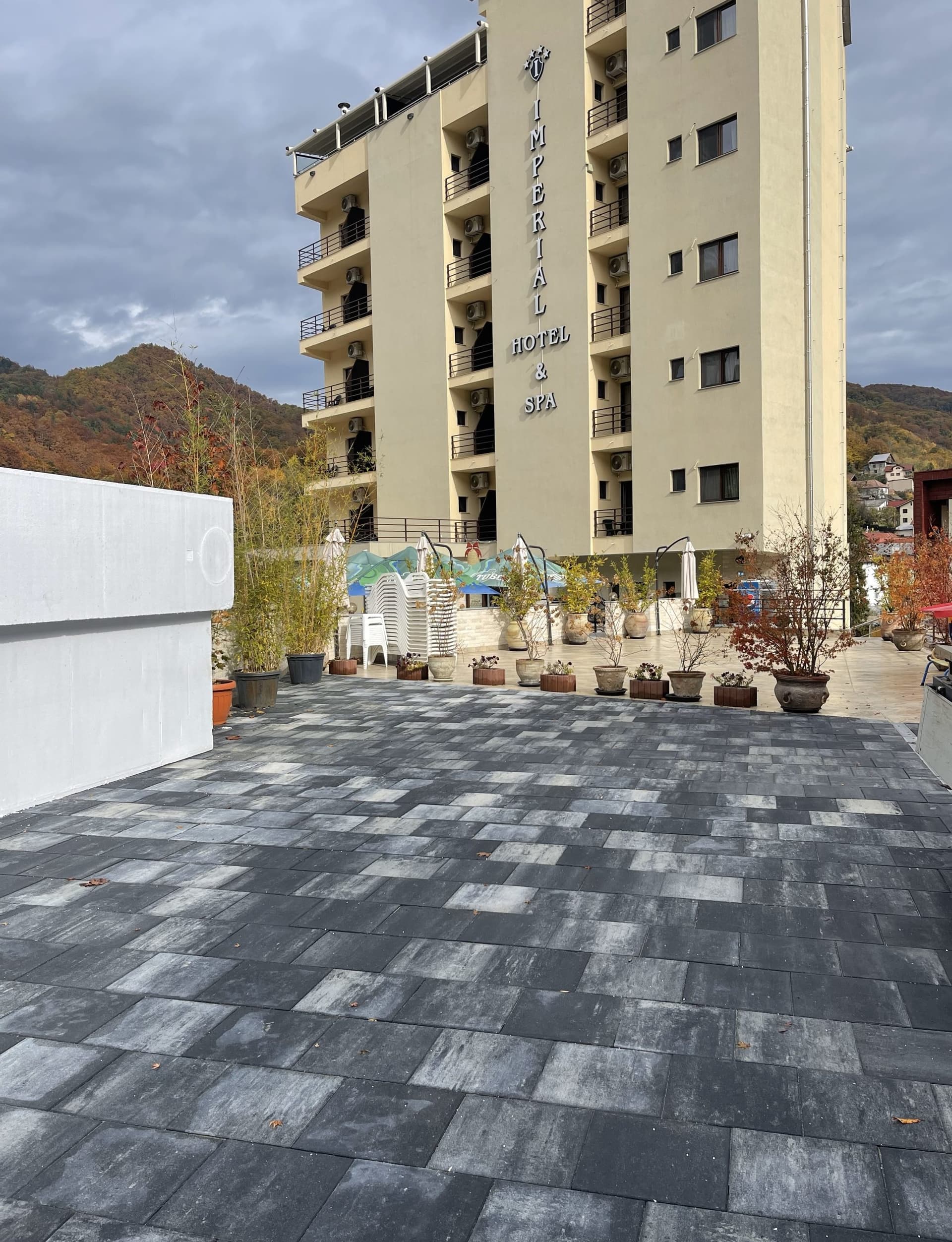 Dală WISE 4 cm Mix Alb Negru