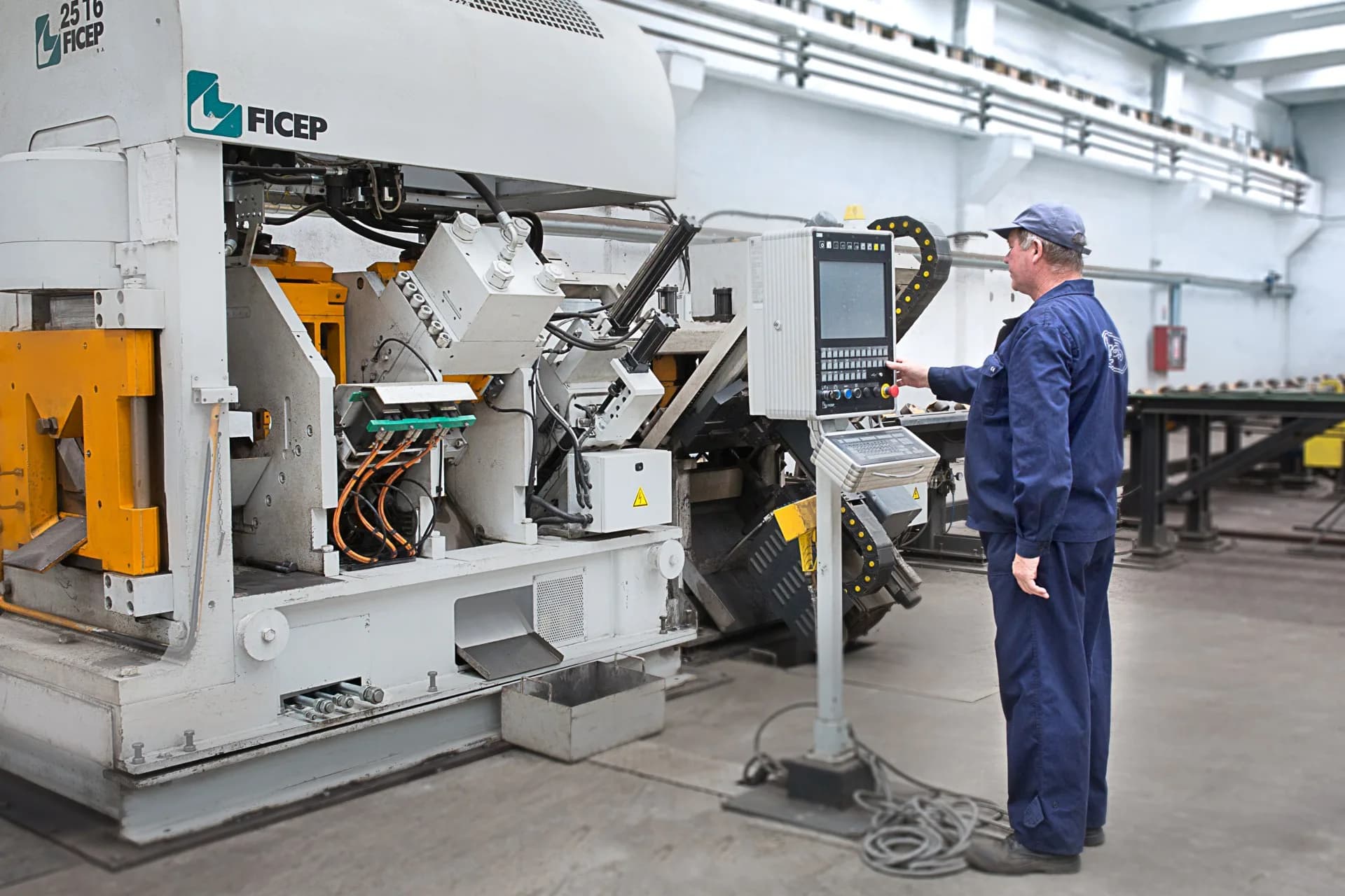 Utilaje din dotare pentru fabricatia de Stalpi metalici zabreliti