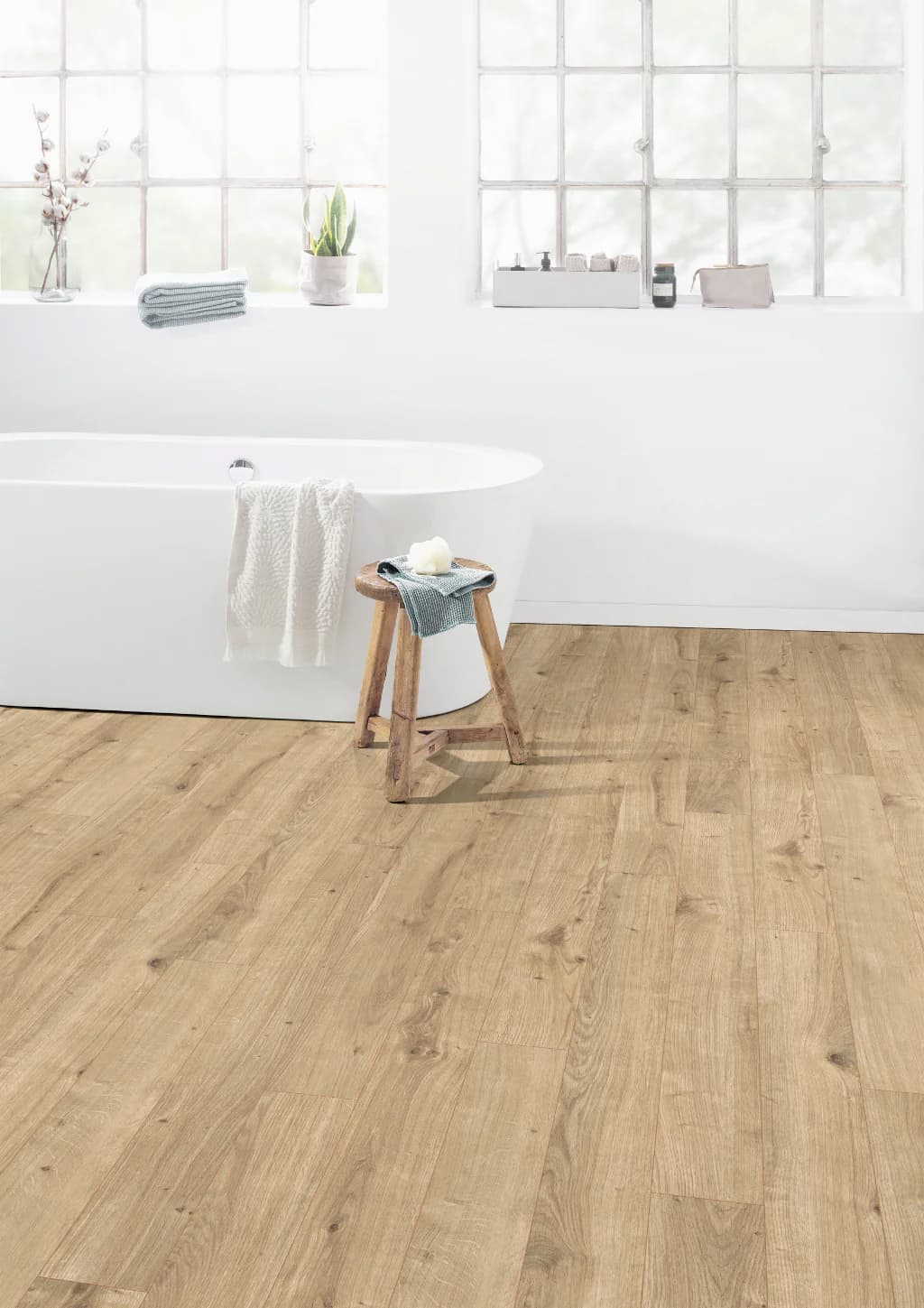 Parchet laminat EGGER EL2102 Stejar Dunnington deschis 8 mm