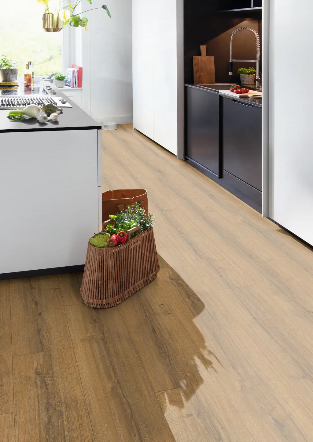 Parchet laminat EGGER EL2402AQ Stejar Sherman maro cognac 8 mm — imagine 1