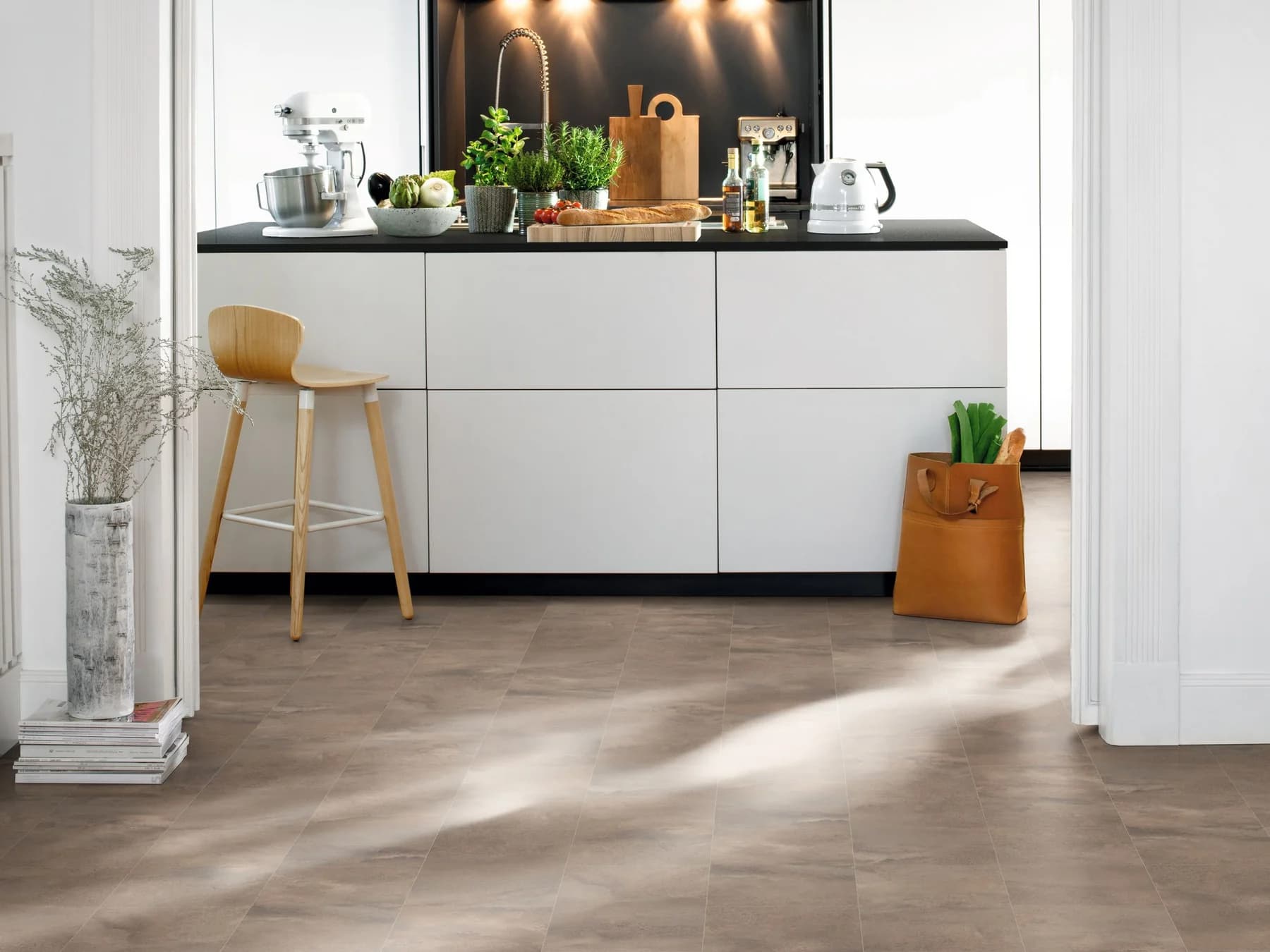Parchet laminat EGGER ELF226 Titanit bej-nisip 8 mm — imagine 1