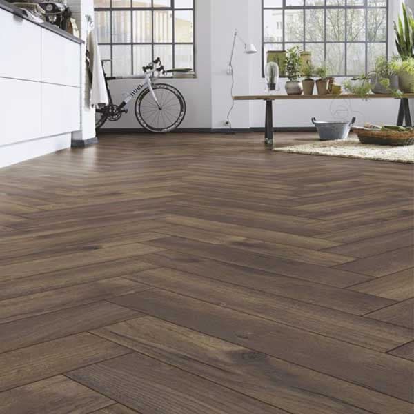 Parchet laminat Herringbone Stejar Calais 8 mm 665 x 133 — imagine 2