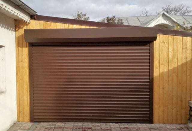 Usa de garaj TIP RULOU 3000×2000 Lamela 77cm Actionare electrica — imagine 2