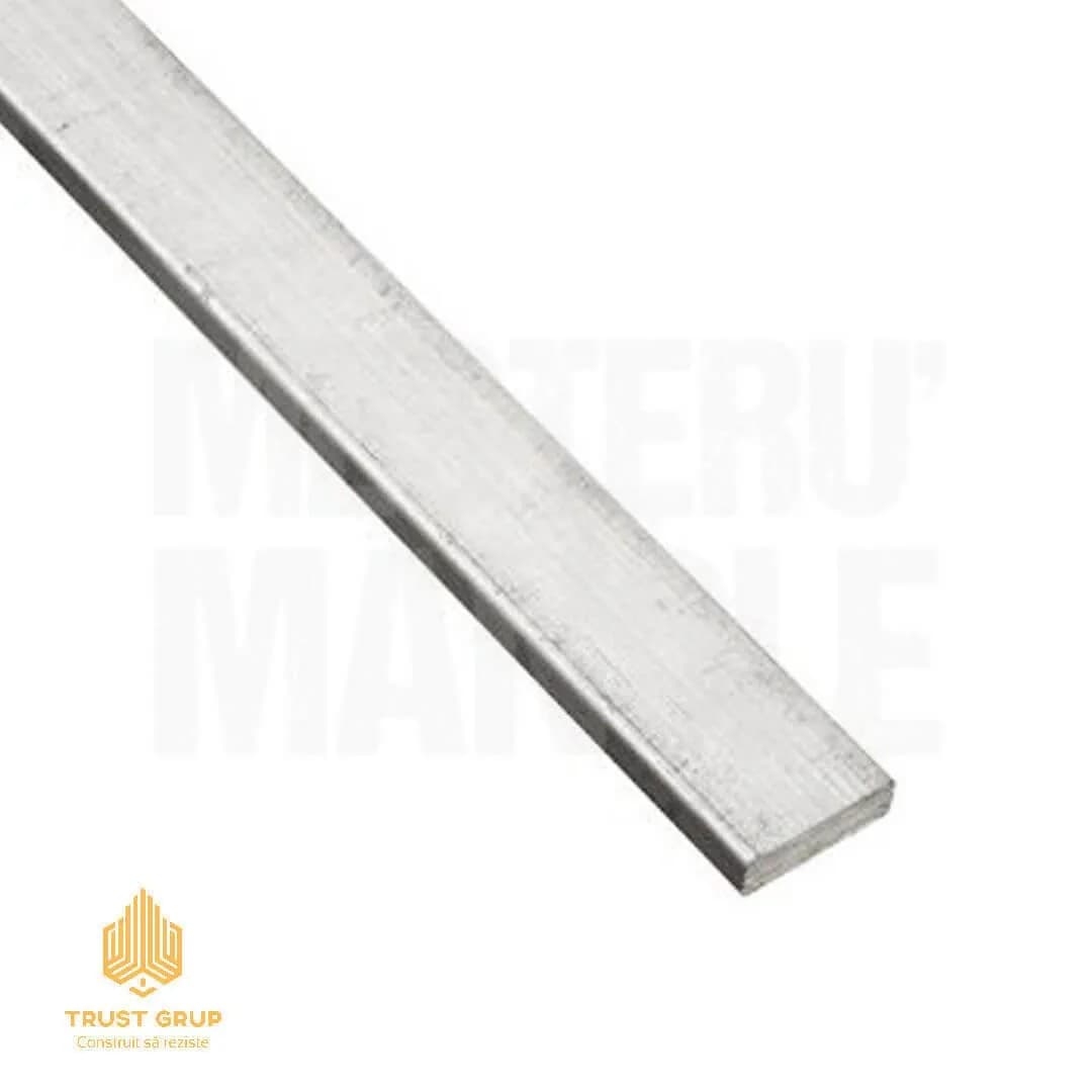 Fîșie metal profilat 10×3 mm, 6 m